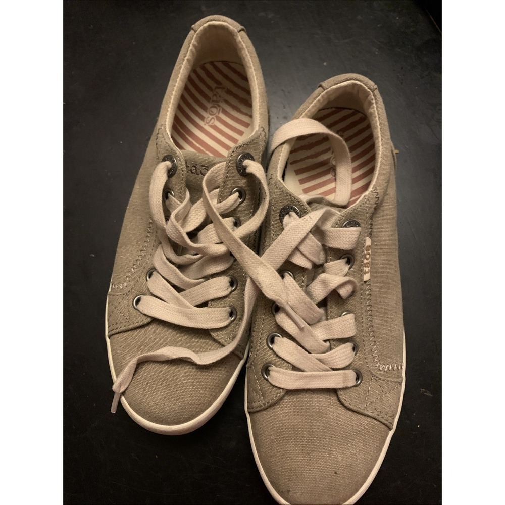 RTLS‎ $150 TAOS WOMENS STAR BUILT-IN ARCH SUPPORT SNEAKER - KHAKI WASH SZ 7